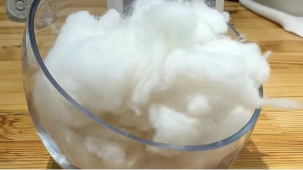 赤峰昭乌达羊绒工厂：驼绒和羊绒哪个好？